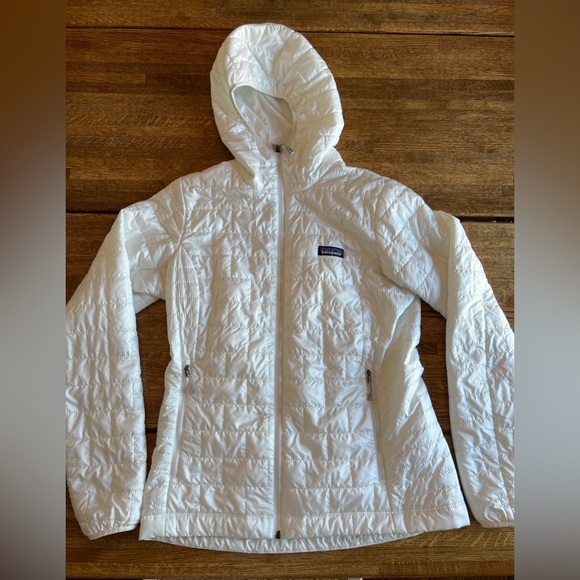 Patagonia Jackets & Blazers - Women’s Patagonia Nano Puff Hoody Size M